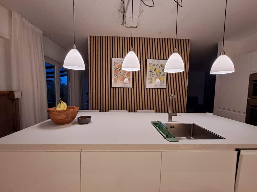 Afbeelding #1 van Karin