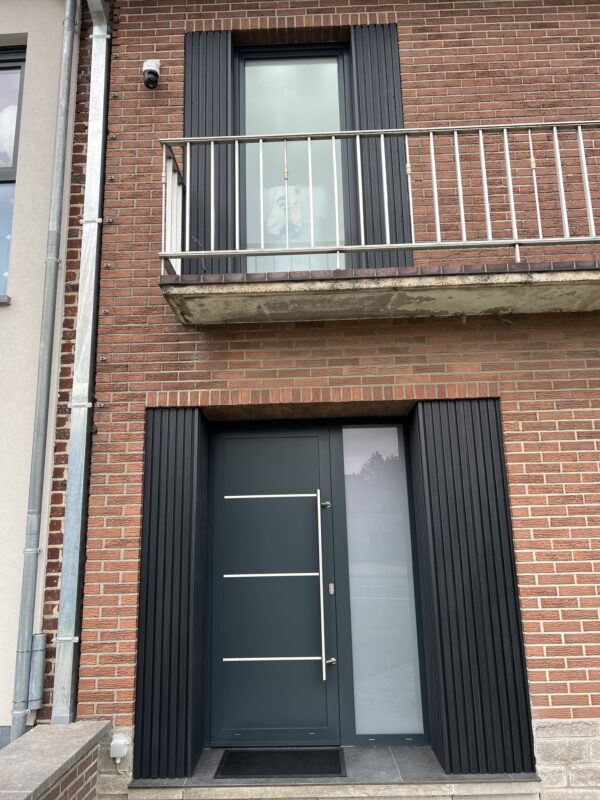 Afbeelding #2 van Suren T.